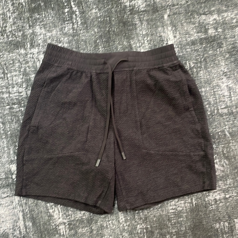 Lululemon at ease shorts